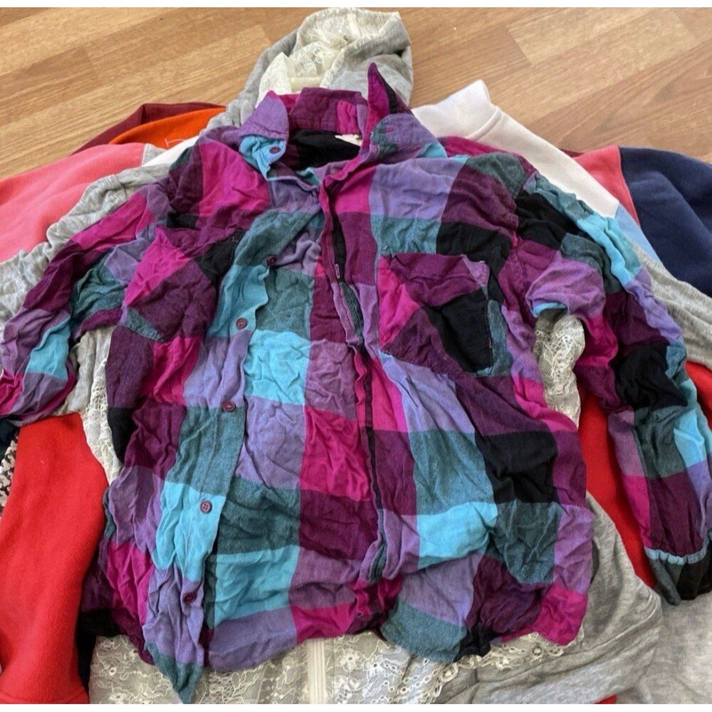 Vintage 90s Y2K Wholesale Clothing Lot - 12pc Bundle sweaters jackets tMix - Picture 3 of 8
